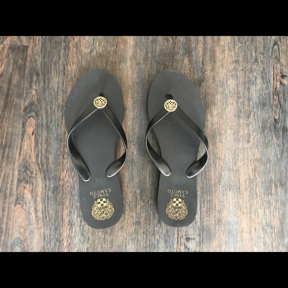 Vince Camuto Flip Flops